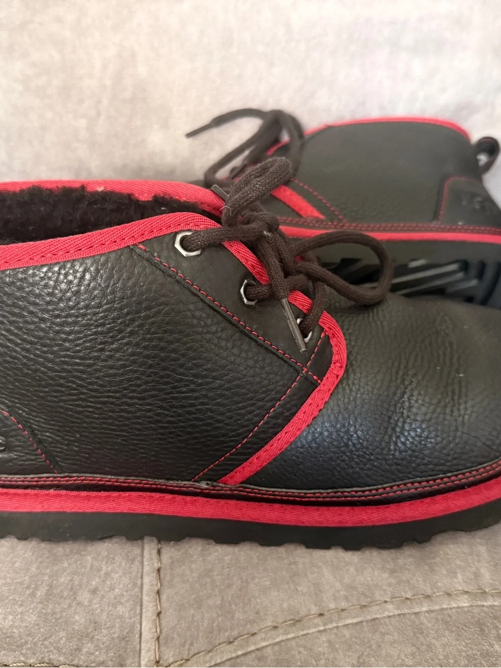 UGG Men’s Black Leather Chukka Boot with Red Trim size 11